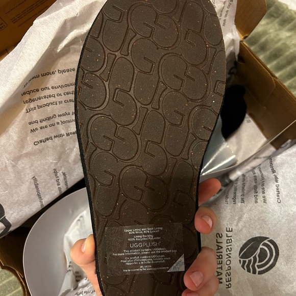 UGG slippers - Picture 3 of 5